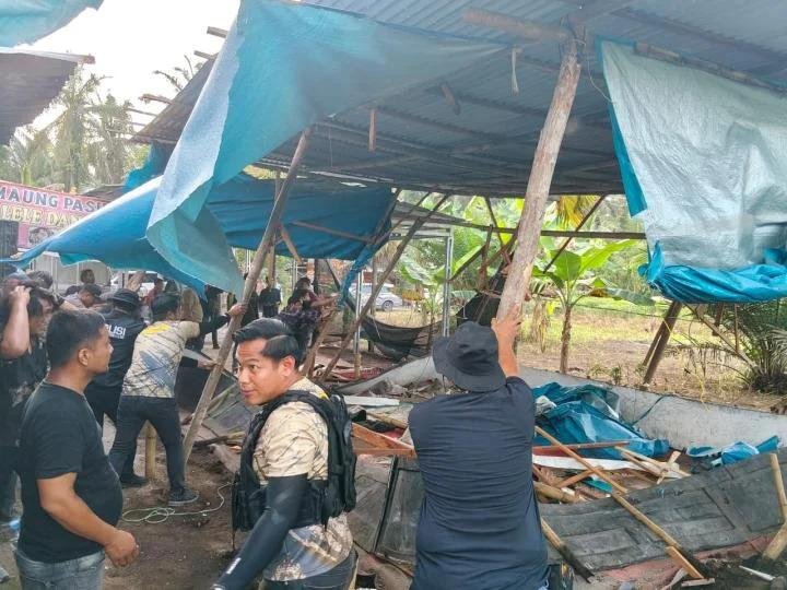 2025-11-11-8940Sabung ayam.jpg